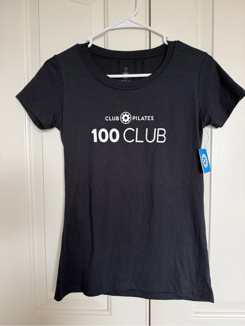 Club Pilates 100 Club Women's Short-Sleeve Tee — Black